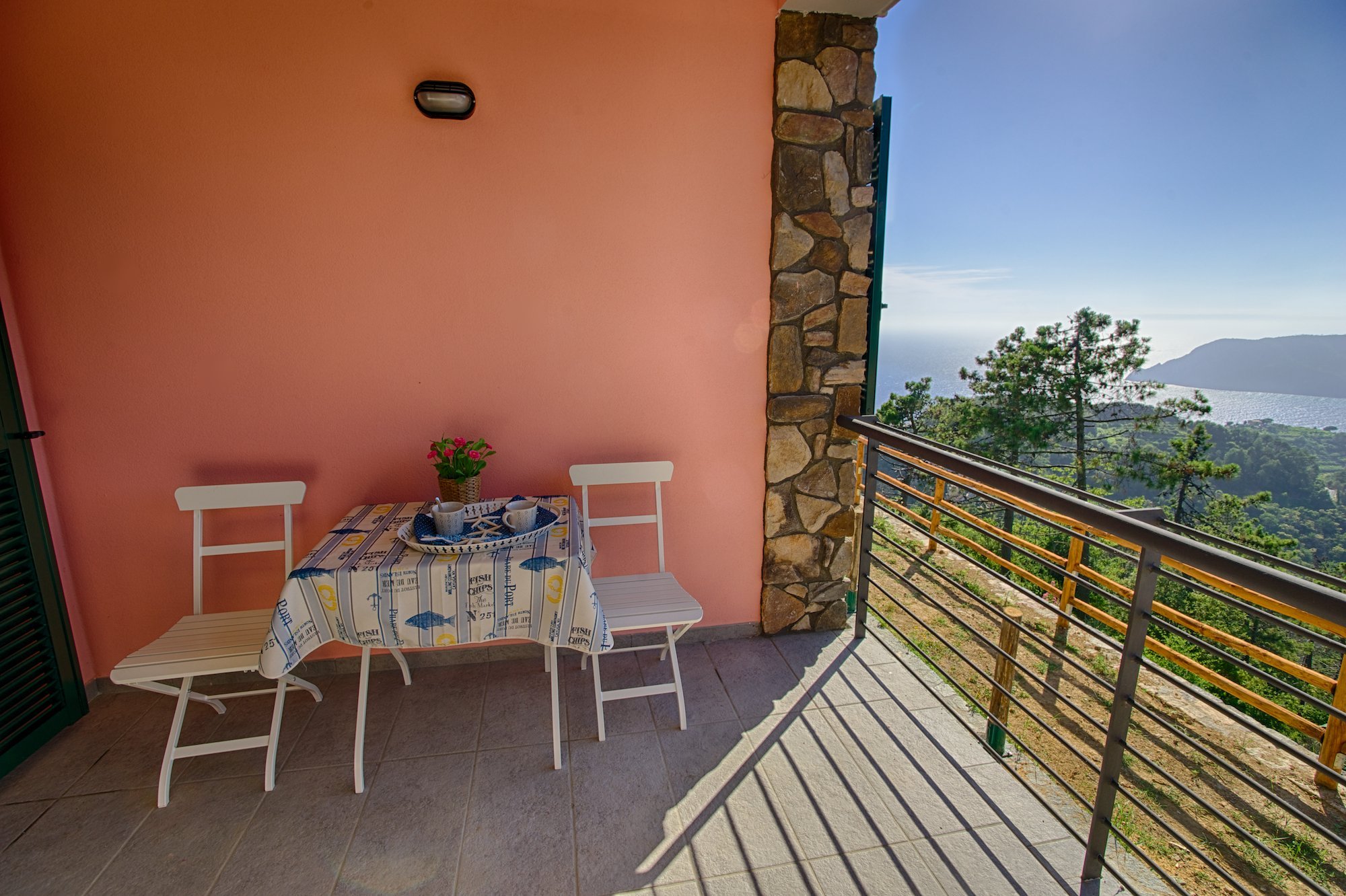 CADÈ VENTU - Prices & Condominium Reviews (Vernazza, Italy - Cinque Terre) CADÈ VENTU - Prices &  Condominium Reviews (Vernazza... 