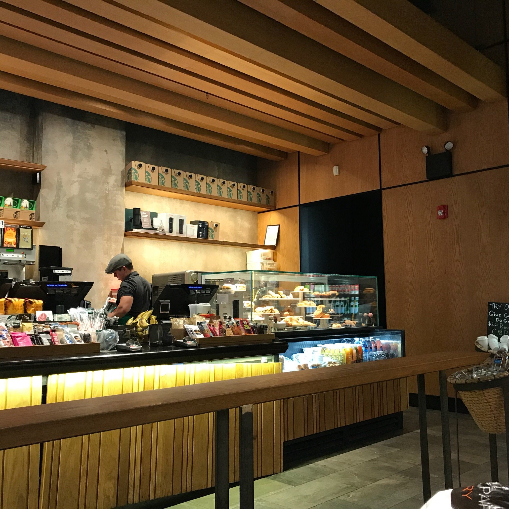 STARBUCKS RESERVE, New York City - 350 5th Ave, Midtown
