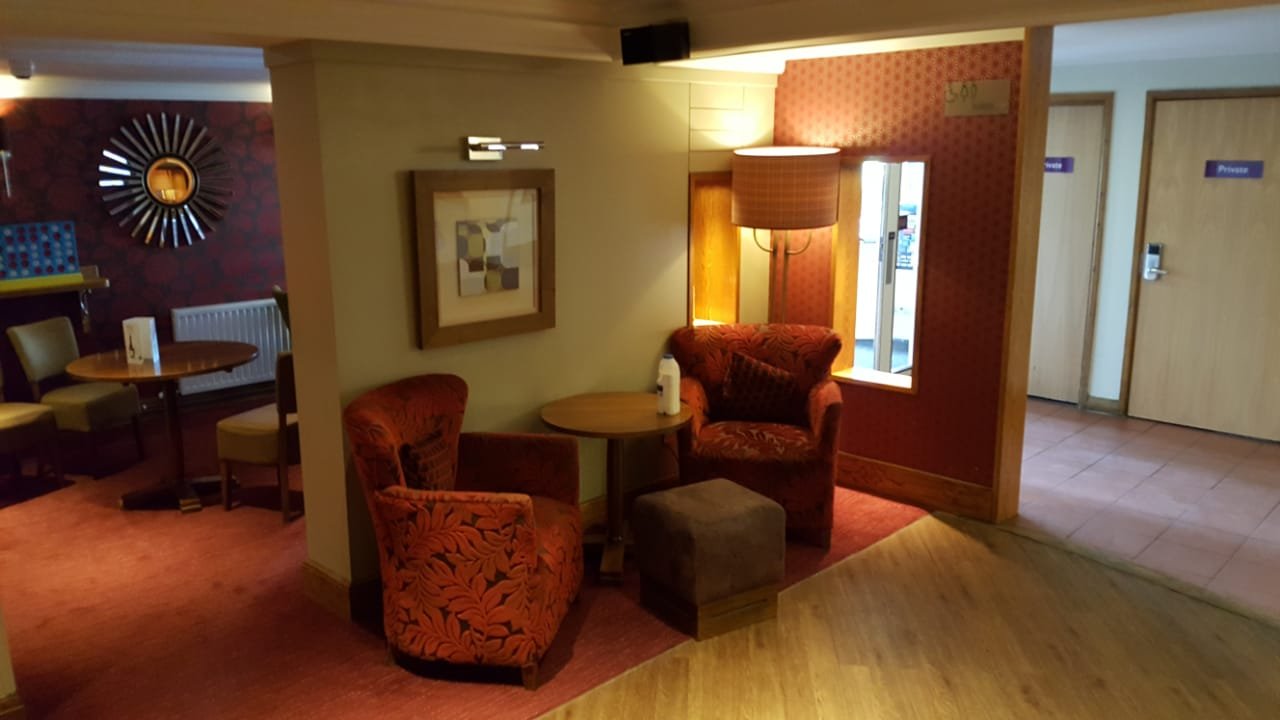 Hotel photo 18 of Premier Inn Glasgow Airport hotel.