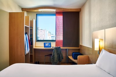 Hotel photo 3 of ibis Barcelona Centro.