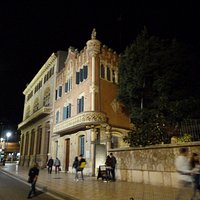 Edificio de Noche