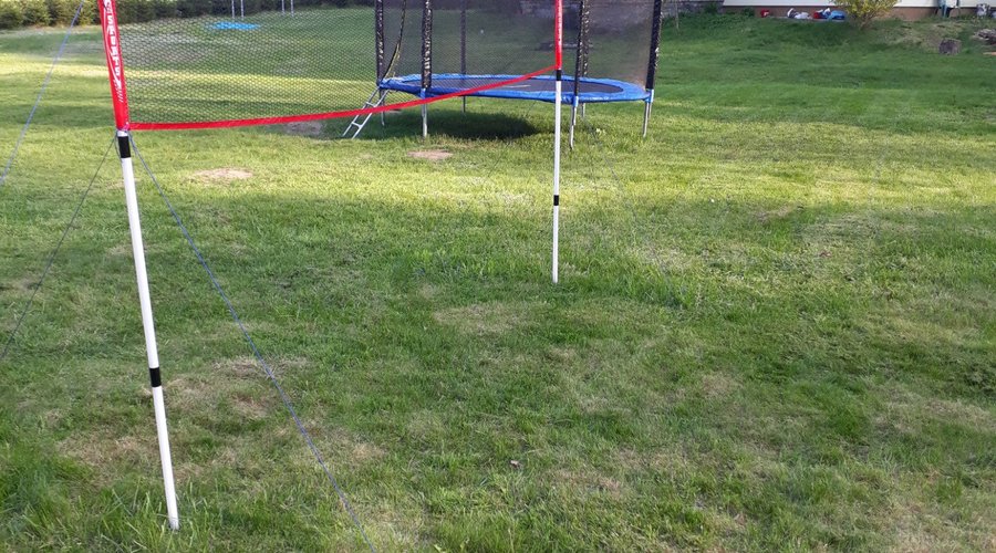 Trampolina i siatka do badbinktona