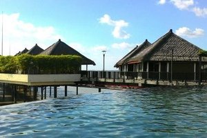 Pool & Beach