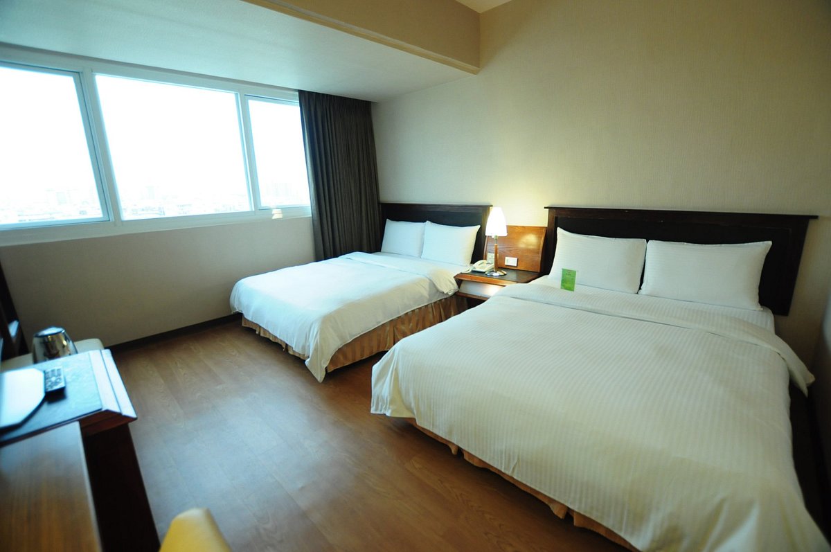 康橋商旅 - 五甲館，位於琉球的飯店