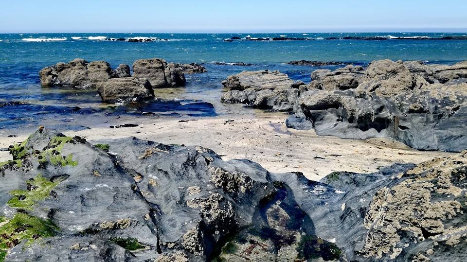 A clássica e urbana Praia da Amorosa, em Viana do Castelo, faz jus ao nome