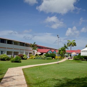 Crown Point Beach Hotel, hotel in Tobago