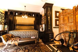 Room & Suite