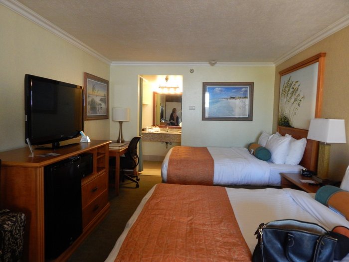 Spark by hilton sarasota siesta key gateway rooms pictures reviews