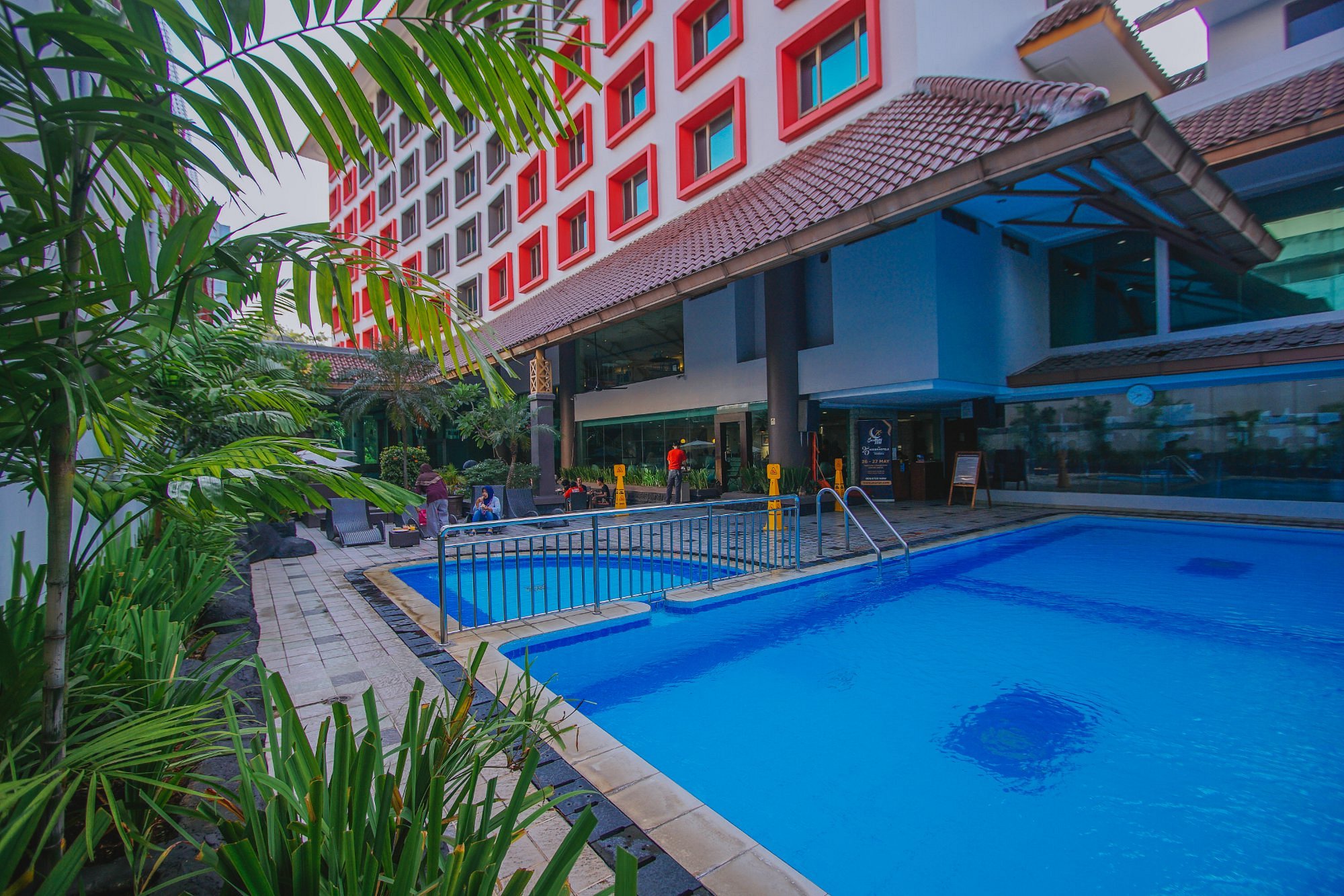 Kolam Renang Tamarin Hotel Jakarta