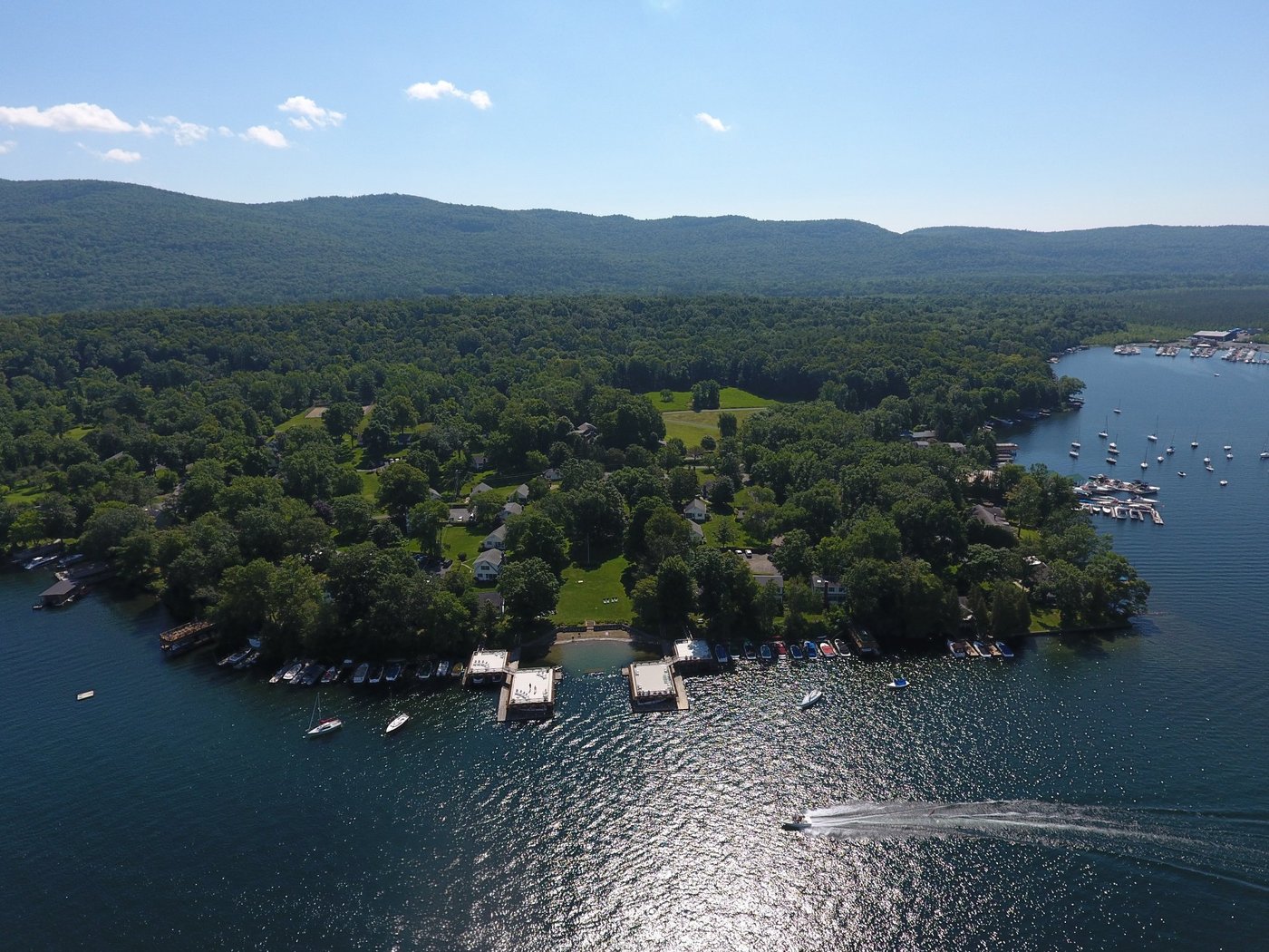 TAKUNDEWIDE COTTAGES ON LAKE GEORGE - Cleverdale Cottage Reviews