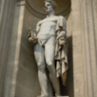 La sculpture sur son socle