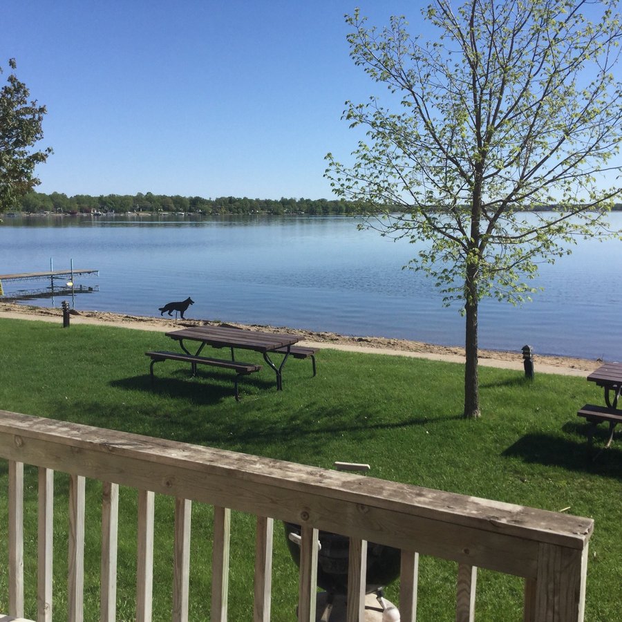 BREEZY SHORES BY EVRENTALS - Condominium Reviews (Detroit Lakes, MN