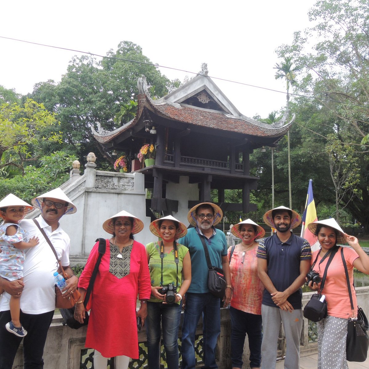 Ханой экскурсии. Экскурсии из Ханоя пагода.