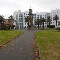 Park with palms and war memorial
