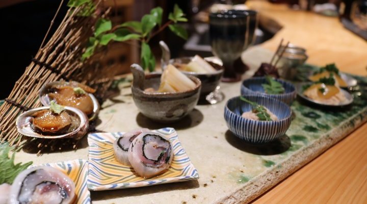 appetizer, octopus, etc前菜（トコブシの煮付、海苔ガリ大葉の〆鯖巻、鰆の南蛮漬、ウマヅラの卵、タコ、あん胆、イカ、ナマコ酢）
