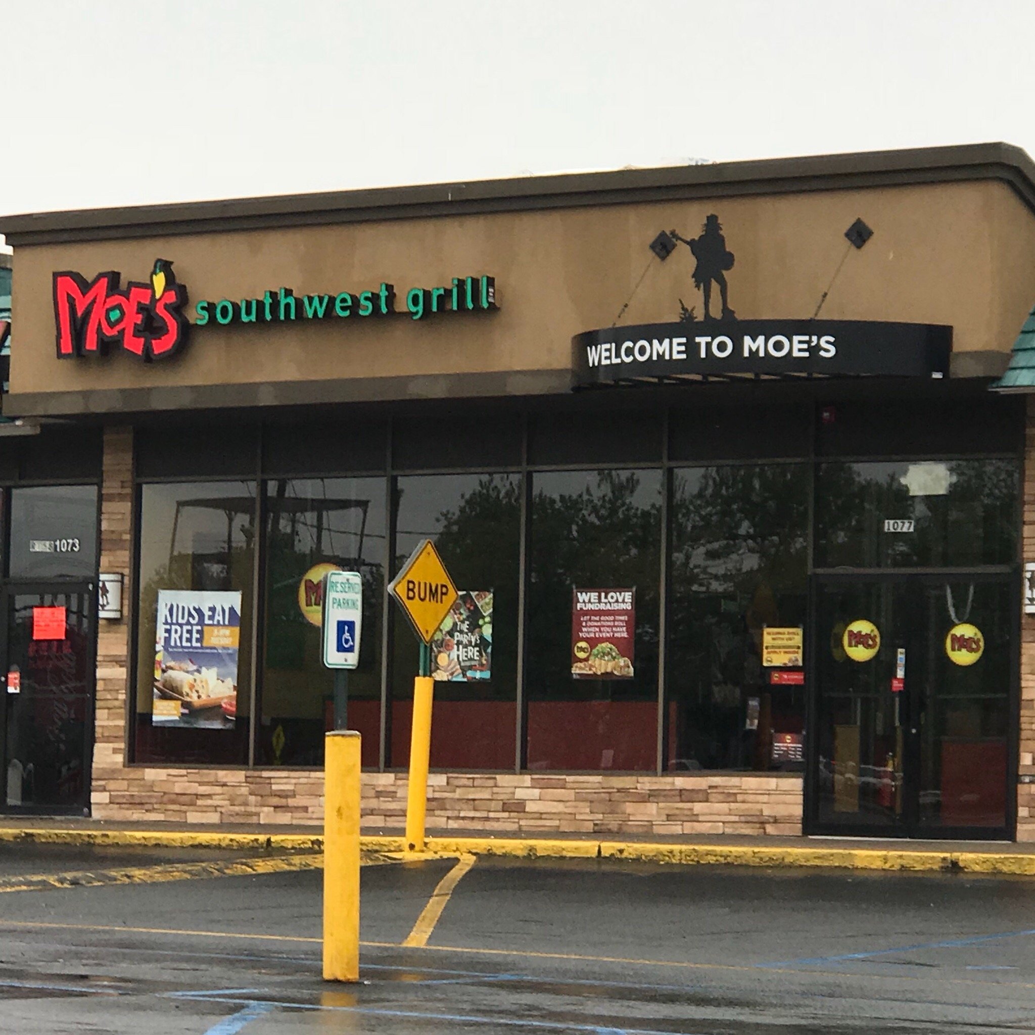 Moes hours near me deals