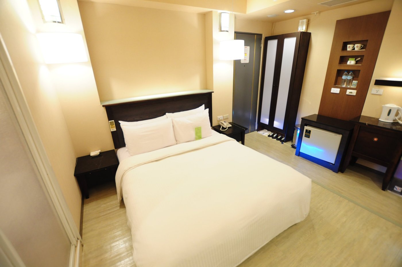 kindness-hotel-kaohsiung-shinkuchan-72-8-8-prices-motel