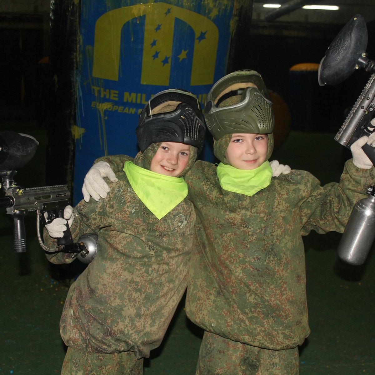 Адреналин омск. Адреналин пейнтбол Омск. Адреналин Омск фото детей.