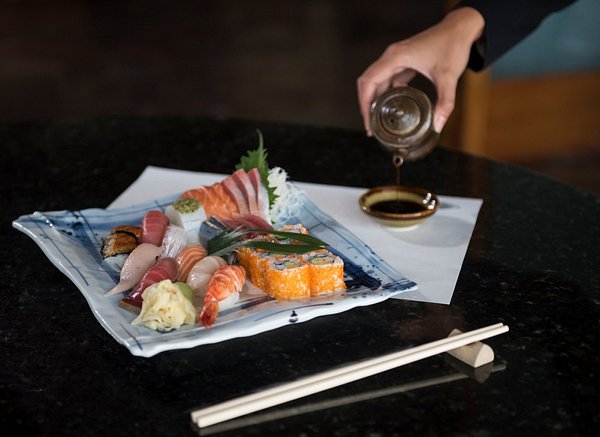 https://dynamic-media-cdn.tripadvisor.com/media/photo-o/13/16/cf/d1/sakura-platter-combination.jpg?w=600&h=-1&s=1