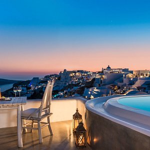 Andronis Luxury Suites, hotel in Santorini