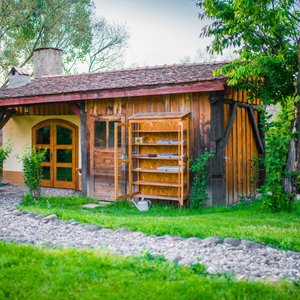 Valea Verde Resort in Cund, image may contain: Cottage, Housing, House, Backyard