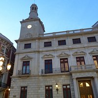 Fachada de Noche