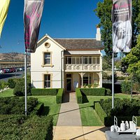 Albury's Visitor Centre is housed within the former Railway Station Master's residence.