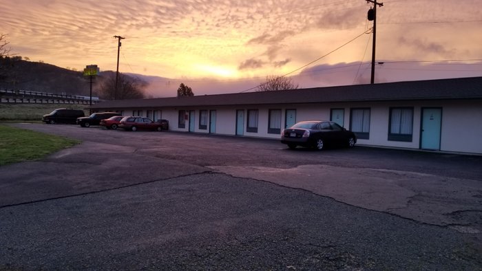 QUICK STOP MOTEL $70 ($̶7̶9̶) - Prices & B&B Reviews - Myrtle Creek, OR