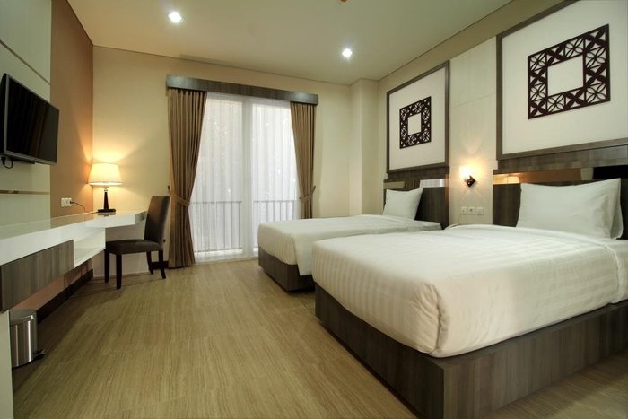 MANDIRI MANSION $20 ($̶3̶2̶) - Prices & Hotel Reviews - Surabaya, Java