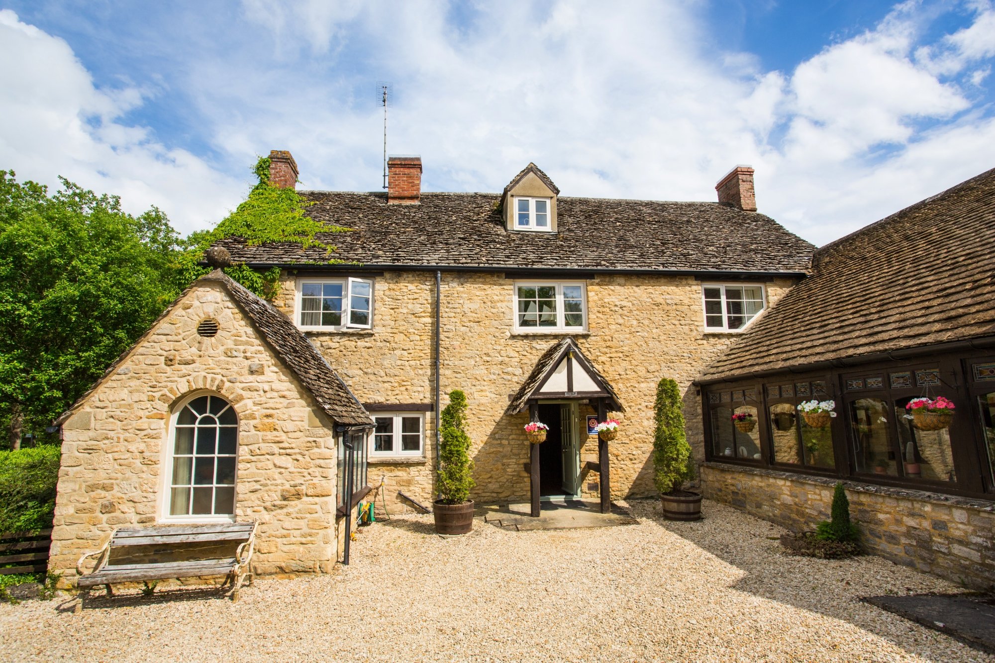 GORSELANDS HALL (Witney, Oxfordshire) - B&B Reviews & Photos - Tripadvisor