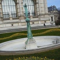 Le bassin de la fontaine