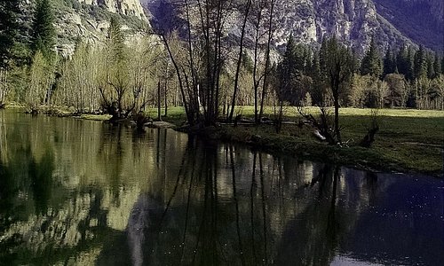 An easy scenic drive to Yosemite. Beautiful weather in April and lightly populated valley.