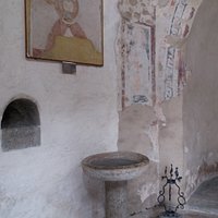 Interno ed affreschi