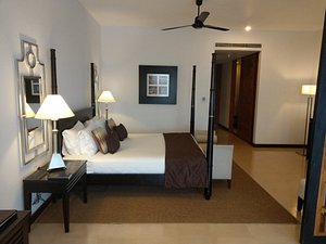 THE BLUE WATER $67 ($̶1̶6̶8̶) - Prices & Hotel Reviews - Wadduwa, Sri Lanka