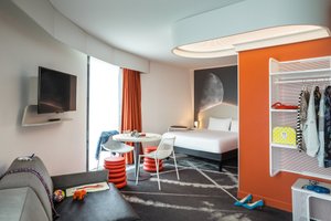 Room & Suite