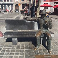 Statue de Georges Simenon