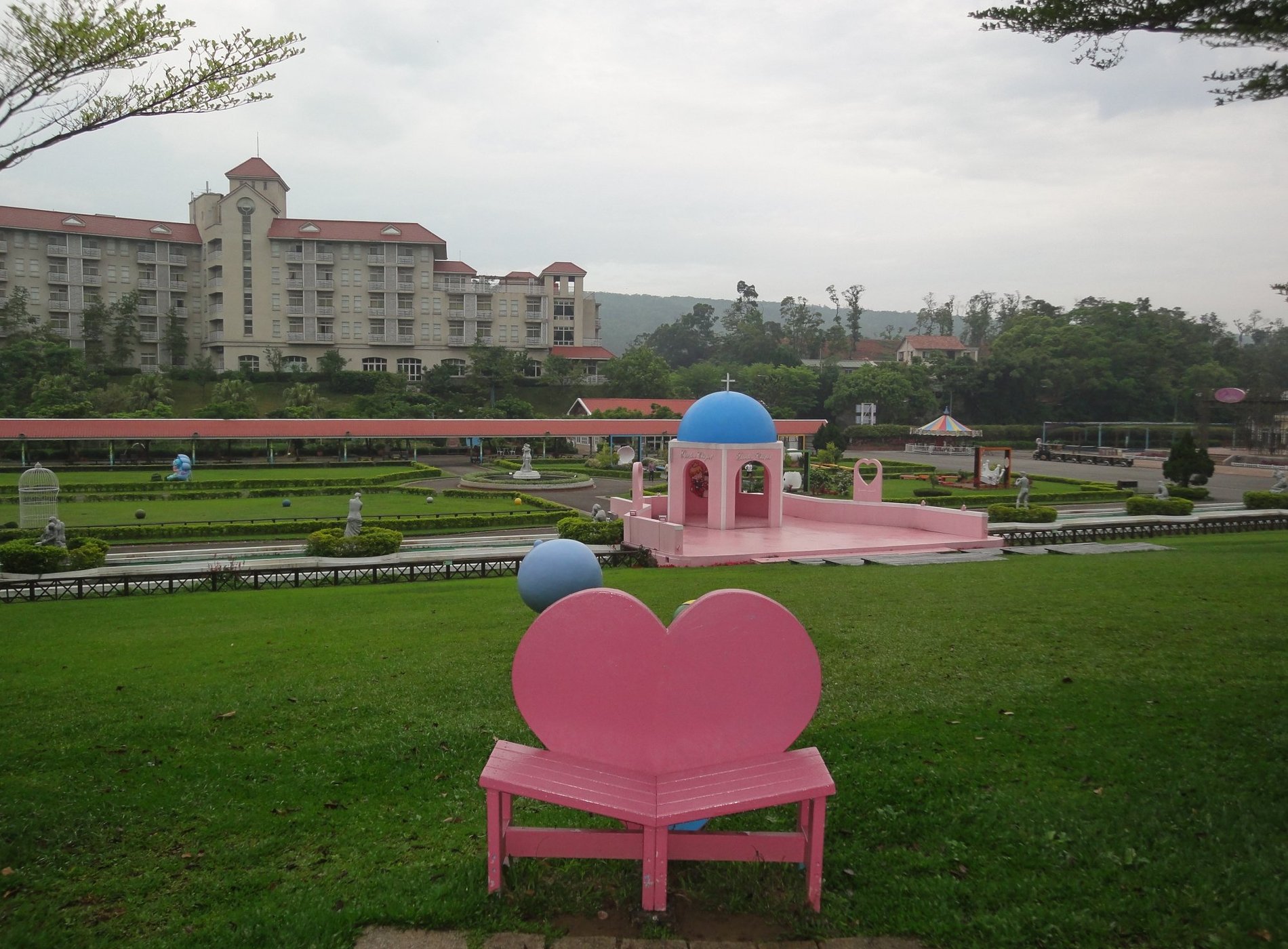 West Lake Resortopia image