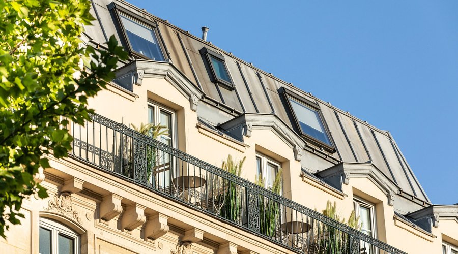 Façade et balcons de l'hôtel / Hotel's balconies