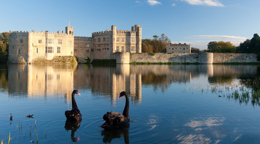 Renowned for its black swans gifted by Winston Churchill.