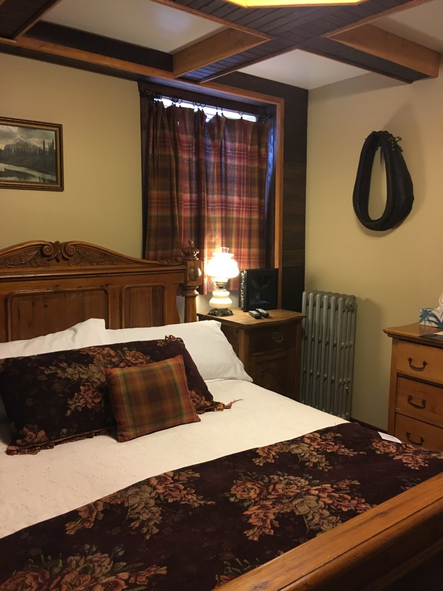 Rockyview Hotel Rooms: Pictures & Reviews - Tripadvisor