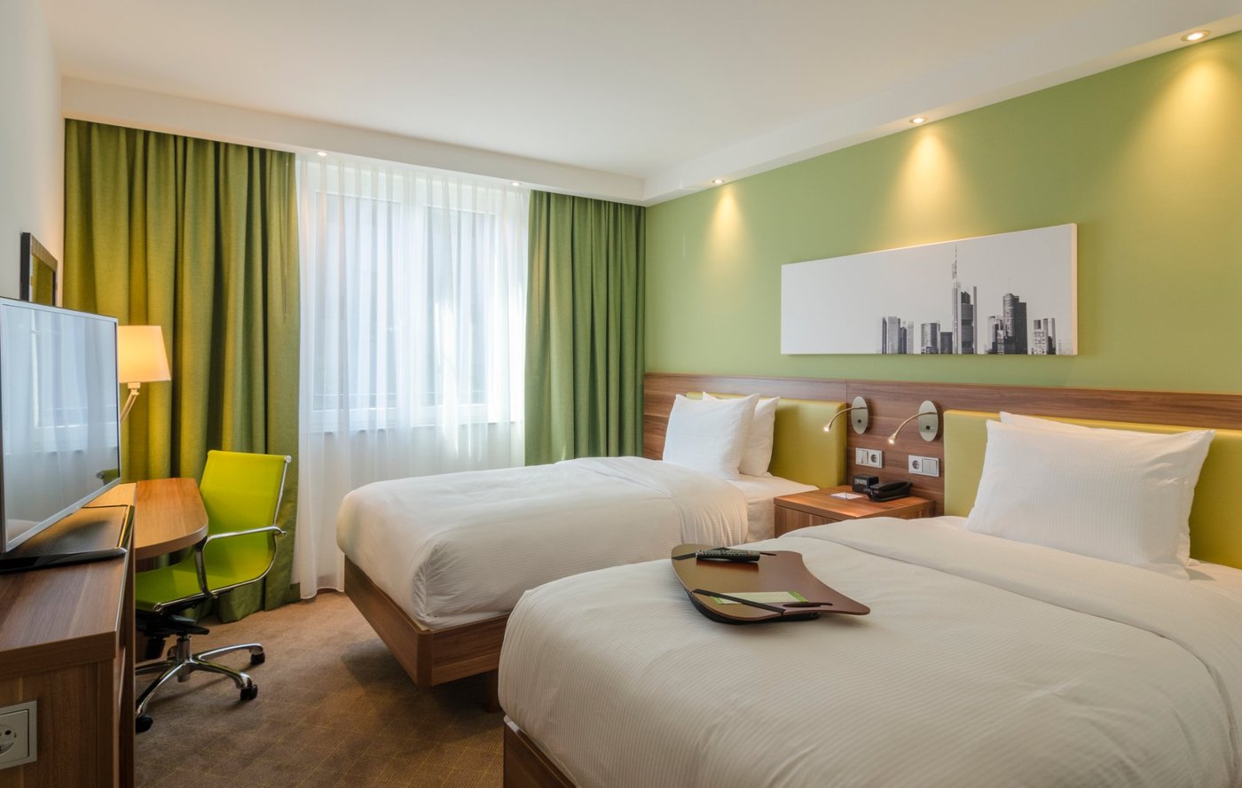 Hampton by Hilton Munich City West Rooms: Pictures & Reviews - Tripadvisor