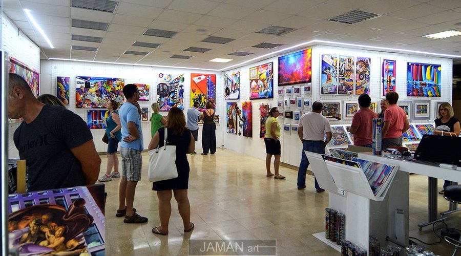 Evening atmosphere in Jaman art center. 