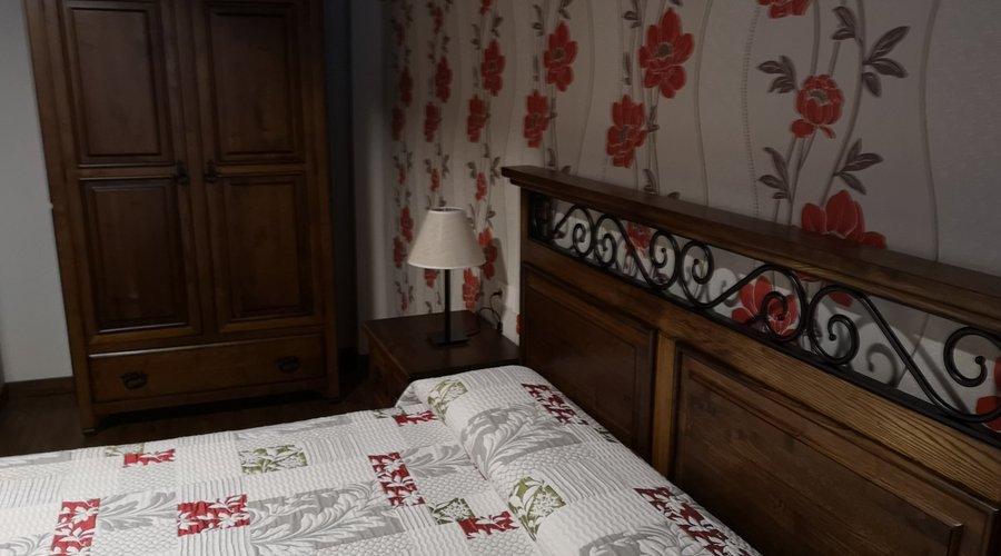 Unser Zimmer mit Doppelbett