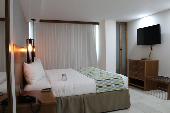 Seven Crown Malecon Rooms: Pictures & Reviews - Tripadvisor