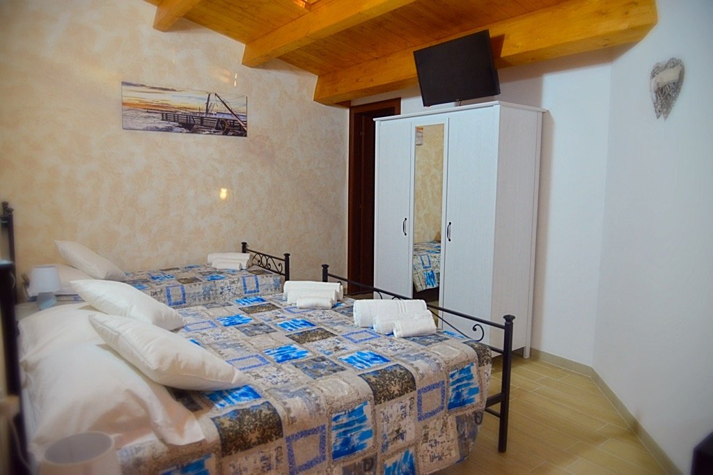 B&B LE MANSARDE - Prices & Reviews (Montesilvano, Italy - Province Of ...