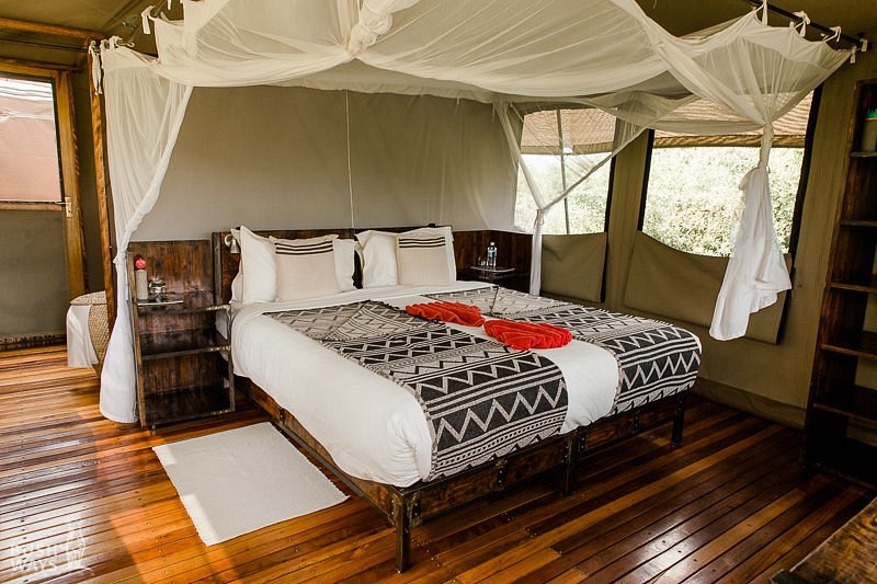 sango safari camp wetu