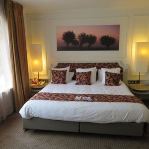 King size bed