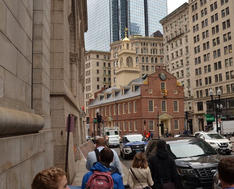 the revolutionary story walking tour in boston