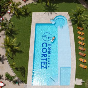 Piscina desde vista aérea.