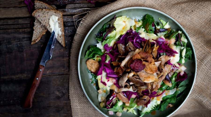 A favorite among our guests: the famous chicken salad <3 